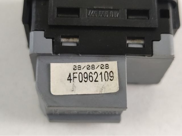 bontott AUDI A4 B8 Riasztó Kapcsoló