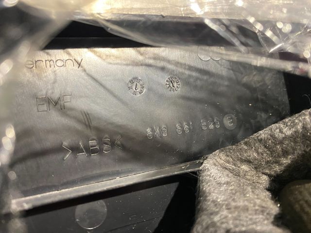 bontott AUDI A4 B8 Szerszámkészlet