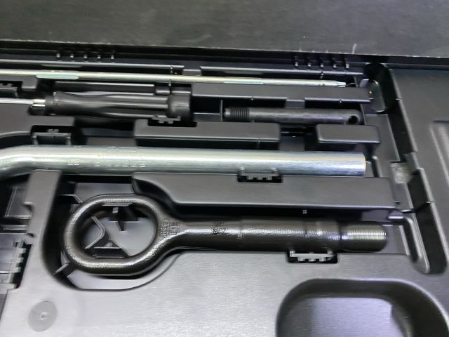 bontott AUDI A4 B8 Szerszámkészlet