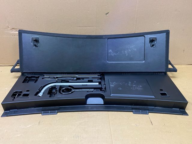 bontott AUDI A4 B8 Szerszámkészlet