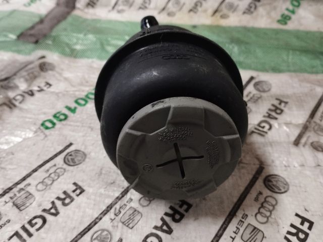 bontott AUDI A4 B8 Szervóolaj Tartály