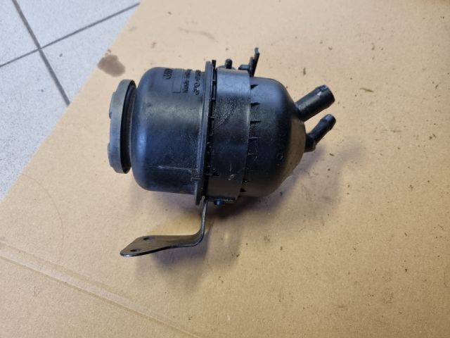 bontott AUDI A4 B8 Szervóolaj Tartály