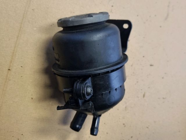 bontott AUDI A4 B8 Szervóolaj Tartály