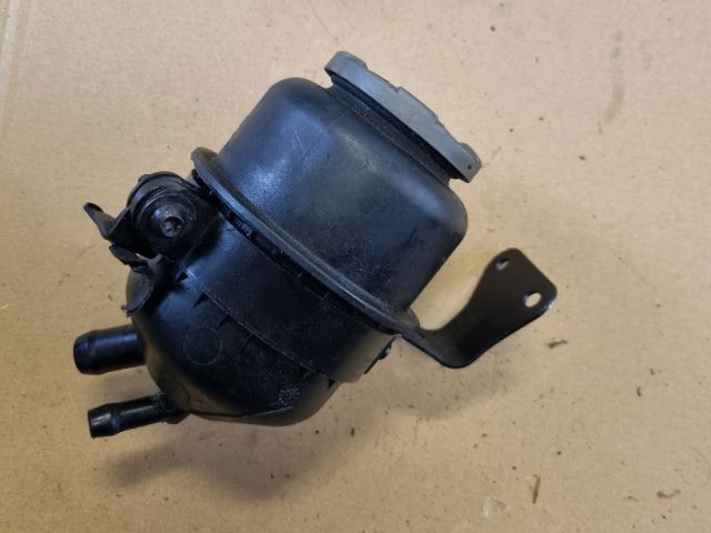 bontott AUDI A4 B8 Szervóolaj Tartály