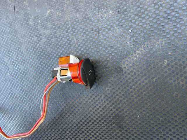 bontott AUDI A4 B8 Szivargyújtó Aljzat