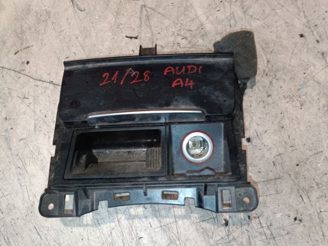 bontott AUDI A4 B8 Szivargyújtó Aljzat