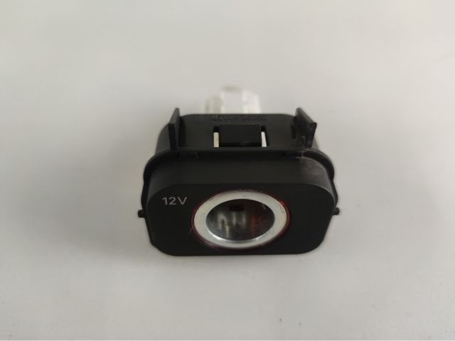 bontott AUDI A4 B8 Szivargyújtó Aljzat