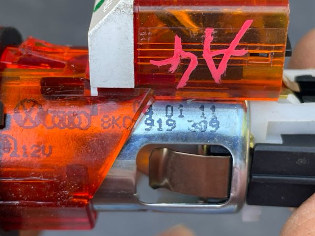 bontott AUDI A4 B8 Szivargyújtó Aljzat