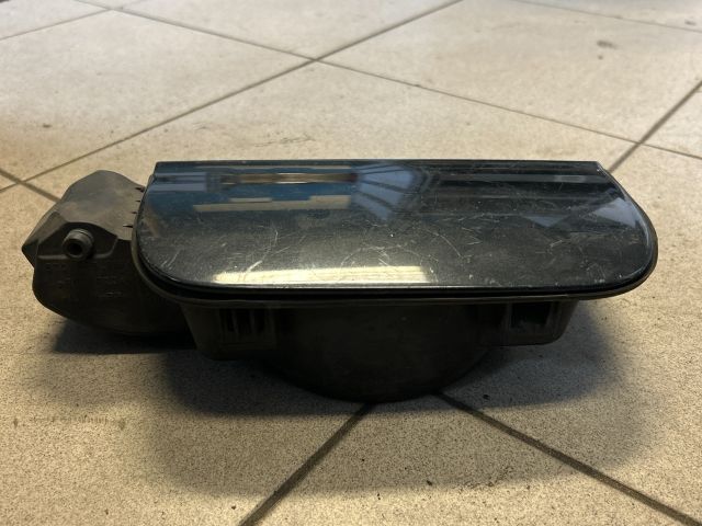 bontott AUDI A4 B8 Tankajtó