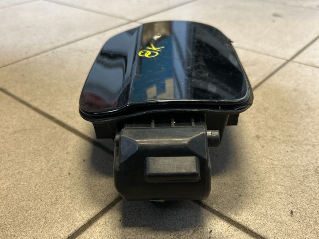 bontott AUDI A4 B8 Tankajtó