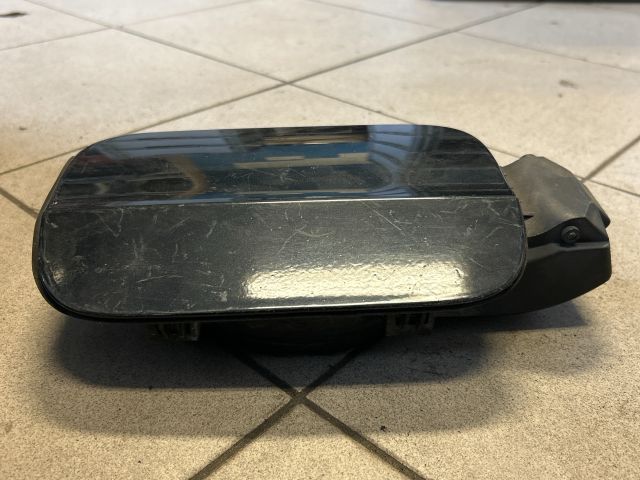 bontott AUDI A4 B8 Tankajtó