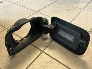 bontott AUDI A4 B8 Tankajtó