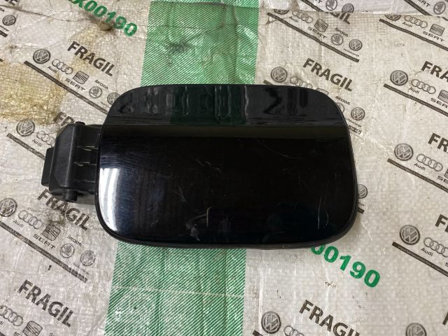 bontott AUDI A4 B8 Tankajtó