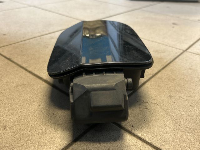 bontott AUDI A4 B8 Tankajtó