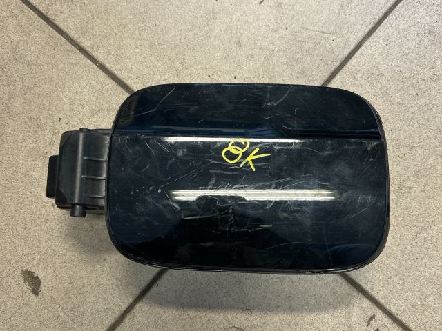 bontott AUDI A4 B8 Tankajtó