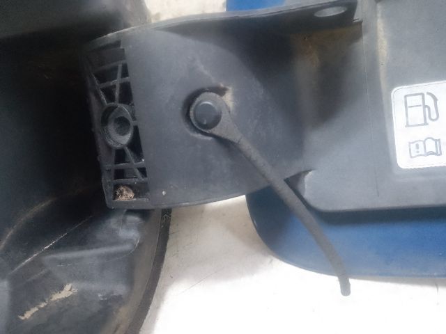 bontott AUDI A4 B8 Tankajtó