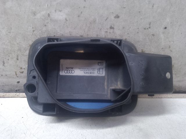 bontott AUDI A4 B8 Tankajtó