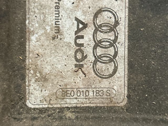 bontott AUDI A4 B8 Tankajtó