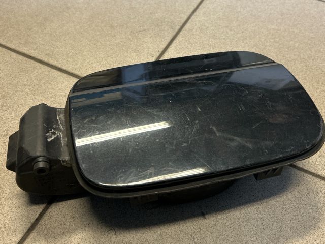 bontott AUDI A4 B8 Tankajtó