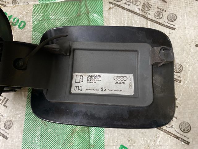 bontott AUDI A4 B8 Tankajtó
