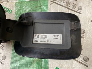 bontott AUDI A4 B8 Tankajtó