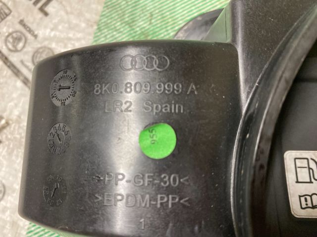 bontott AUDI A4 B8 Tankajtó