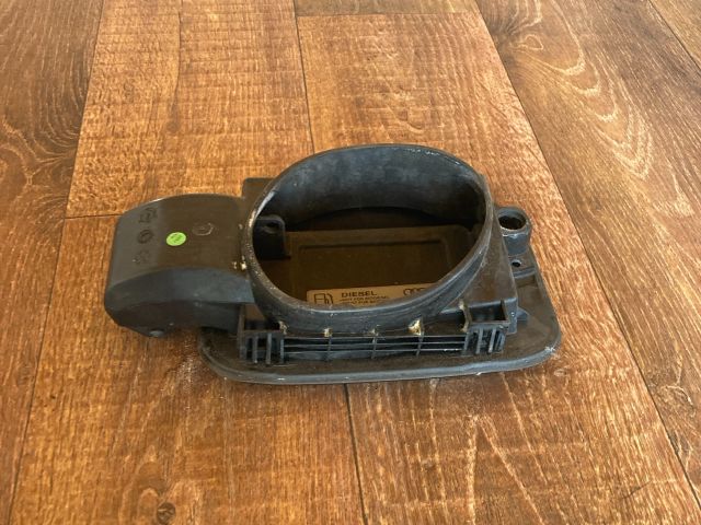 bontott AUDI A4 B8 Tankajtó