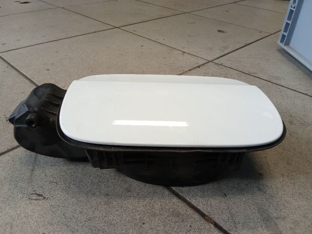 bontott AUDI A4 B8 Tankajtó