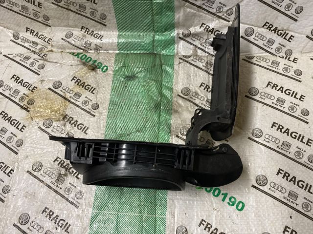 bontott AUDI A4 B8 Tankajtó