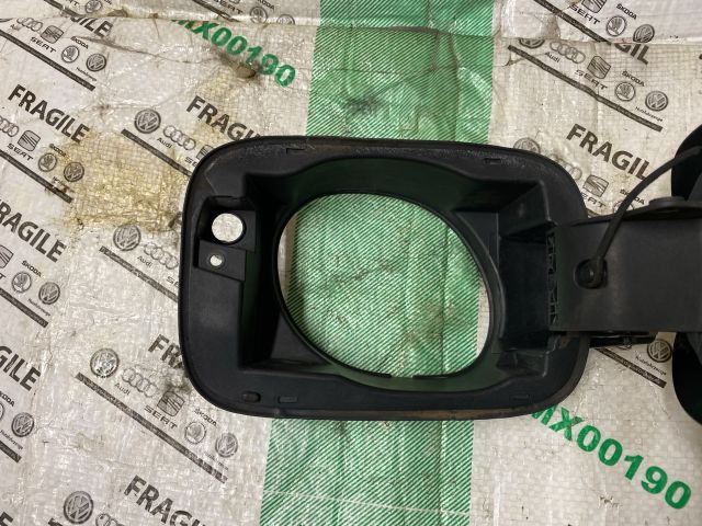 bontott AUDI A4 B8 Tankajtó