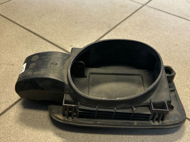 bontott AUDI A4 B8 Tankajtó