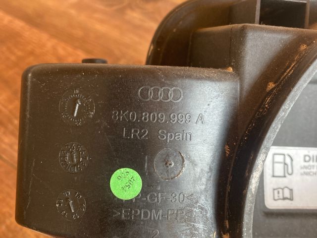 bontott AUDI A4 B8 Tankajtó