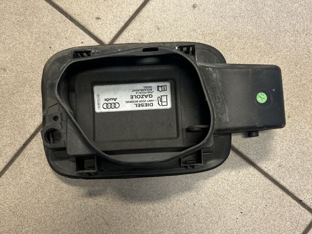 bontott AUDI A4 B8 Tankajtó