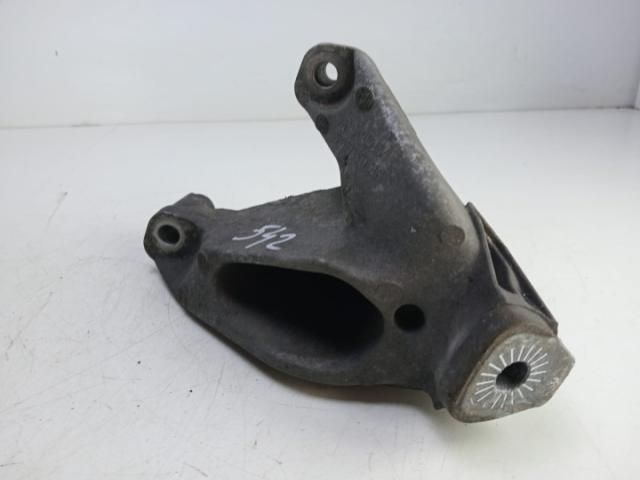 bontott AUDI A4 B8 Tartó Bak