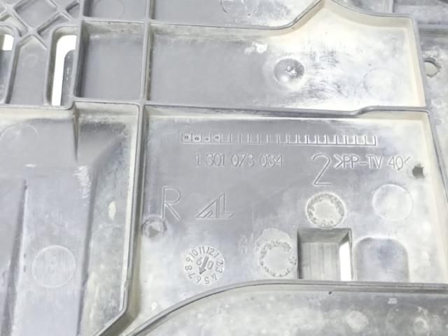 bontott AUDI A4 B8 Tartó Bak