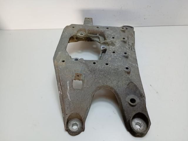 bontott AUDI A4 B8 Tartó Bak