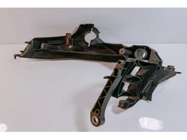 bontott AUDI A4 B8 Tartó Bak