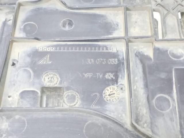 bontott AUDI A4 B8 Tartó Bak