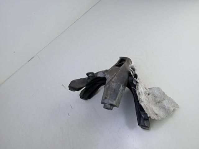 bontott AUDI A4 B8 Tartó Bak