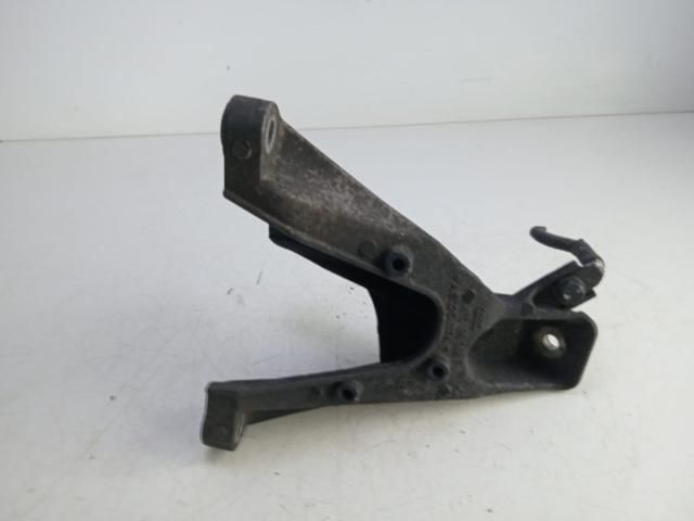 bontott AUDI A4 B8 Tartó Bak