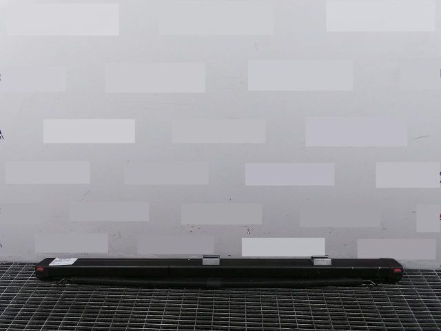 bontott AUDI A4 B8 Térelválasztó