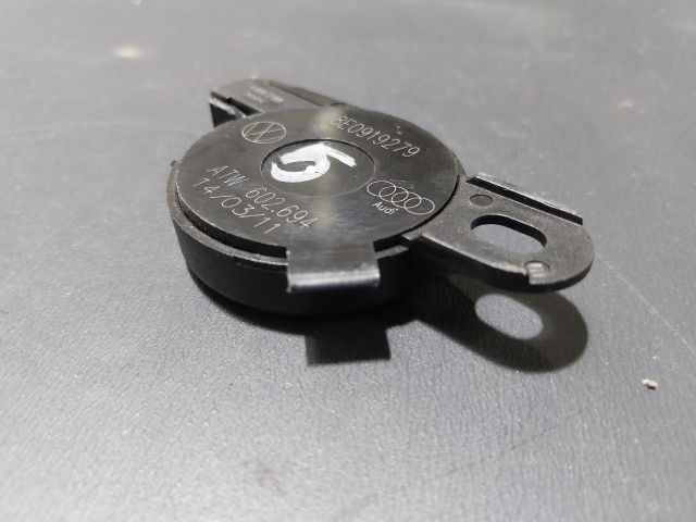 bontott AUDI A4 B8 Tolatóradar Hangszóró