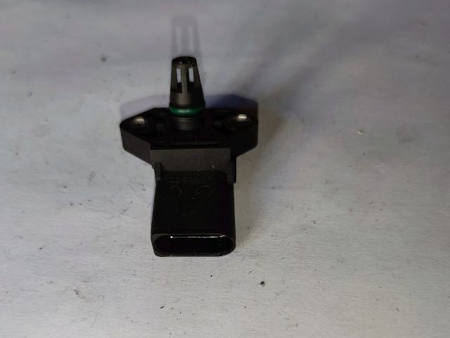 bontott AUDI A4 B8 Töltőnyomás Érzékelő