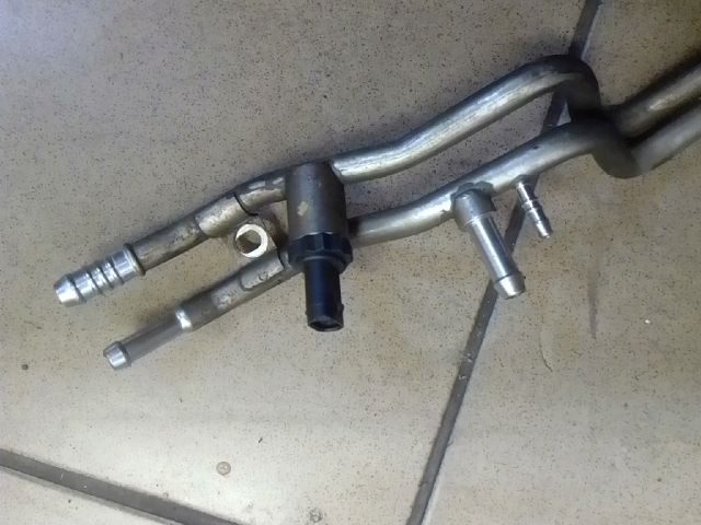 bontott AUDI A4 B8 Üzemanyagcső