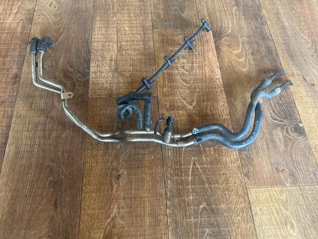 bontott AUDI A4 B8 Üzemanyagcső