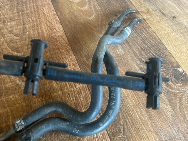 bontott AUDI A4 B8 Üzemanyagcső