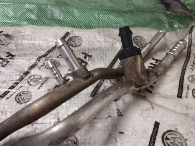 bontott AUDI A4 B8 Üzemanyagcső