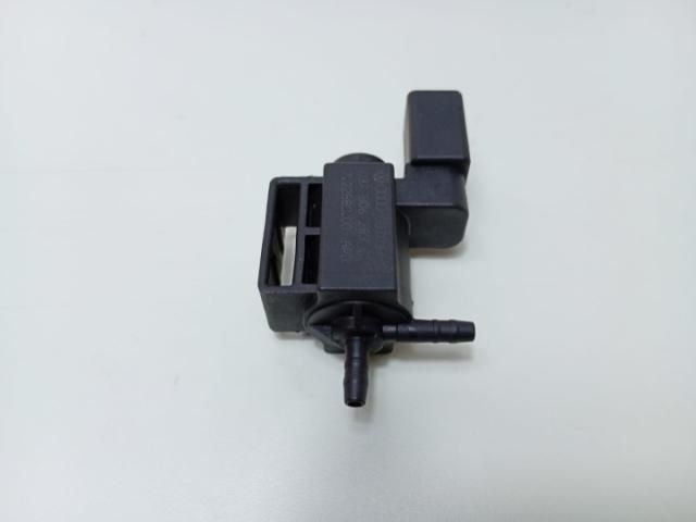 bontott AUDI A4 B8 Vákum Szelep