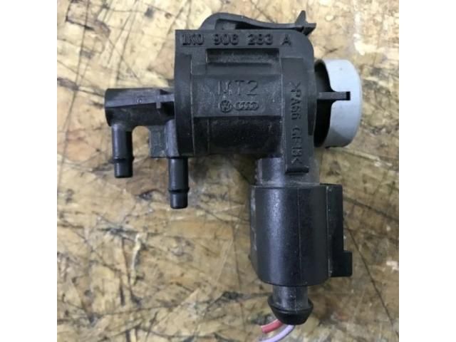 bontott AUDI A4 B8 Vákum Szelep