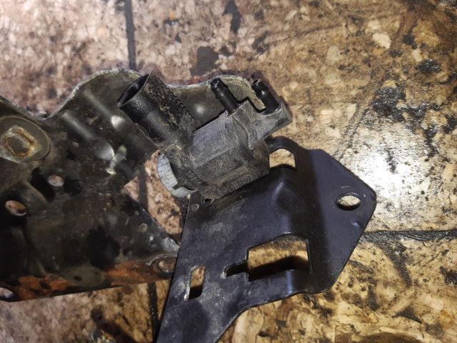 bontott AUDI A4 B8 Vákum Szelep